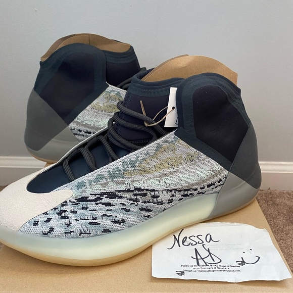 Yeezy QNTM “Sea Teal” - Picture 1 of 7